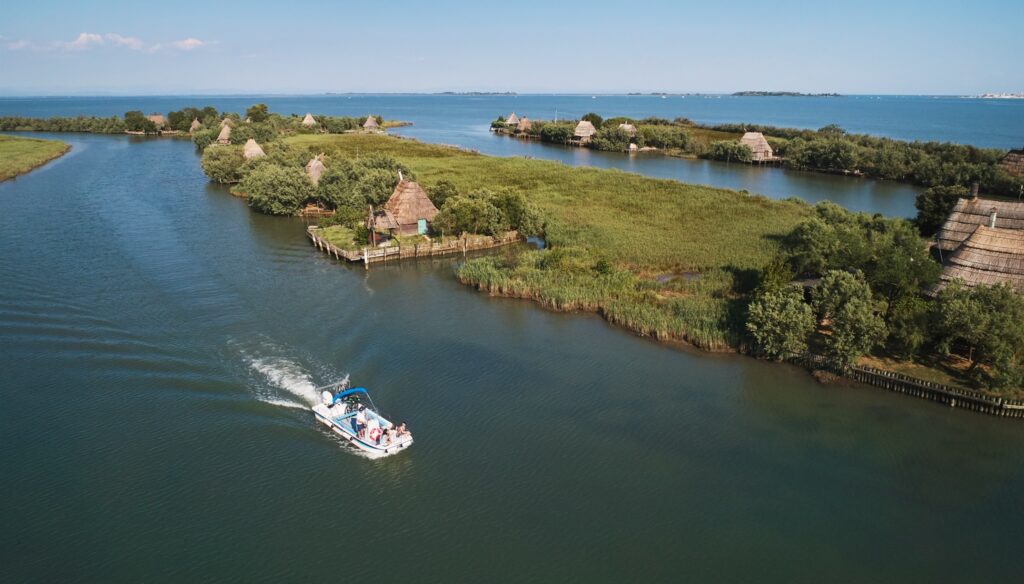 Marano Lagunare fronte acqua