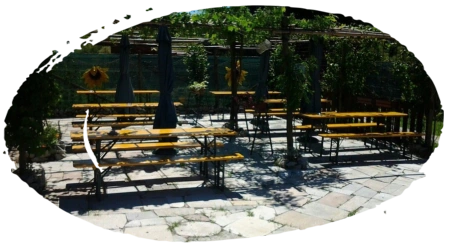 Canale verso Grado con segnaletica lagunare e barca a motore