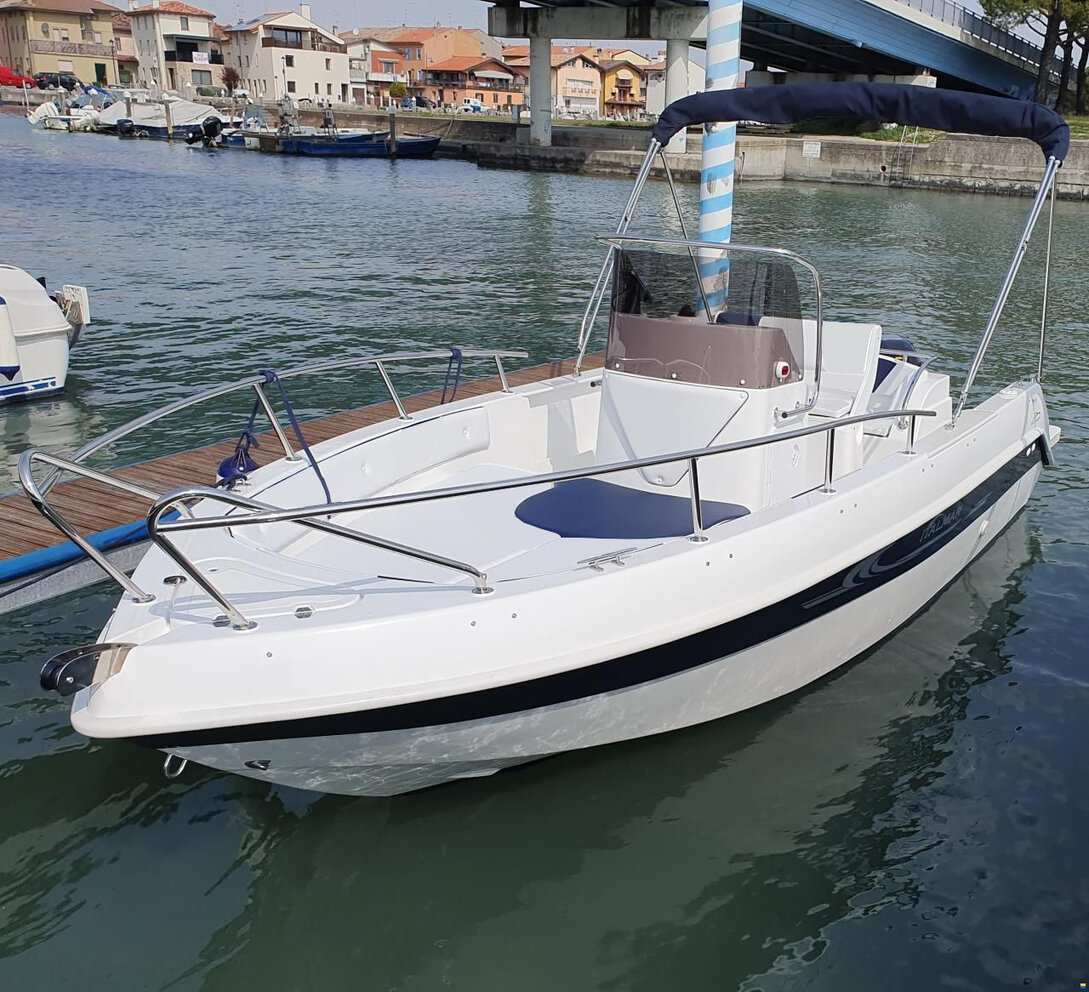 Barena in laguna con vegetazione